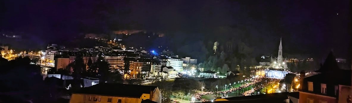 Procession Mariale du 11 février 2023, vue de la ville. Photo personnelle hospitalité d'Evry Corbeil-Essonnes